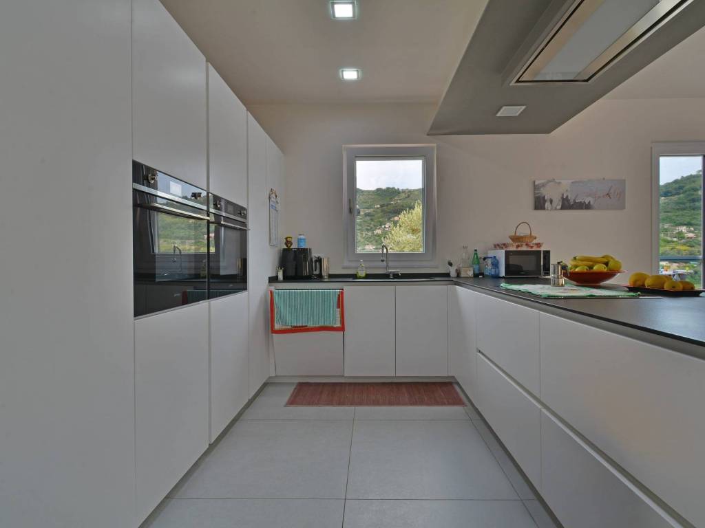 Villa a Vallecrosia in Via Provinciale - Foto 2