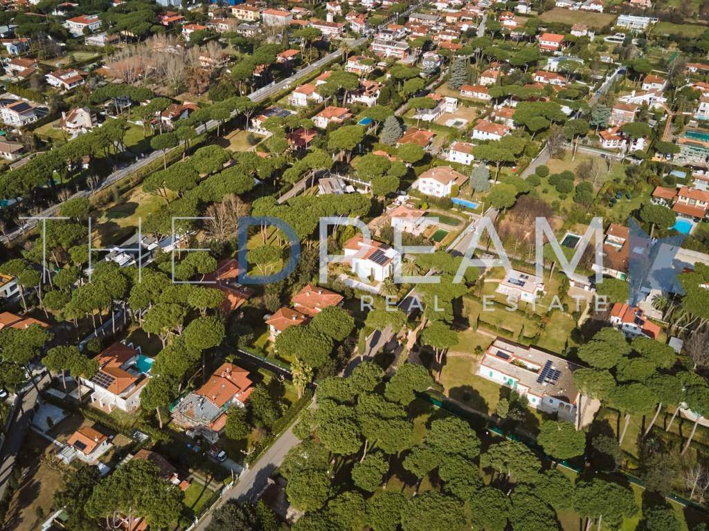 Villa a Forte dei marmi in Via Alessandro Volta, 34 - Foto 3