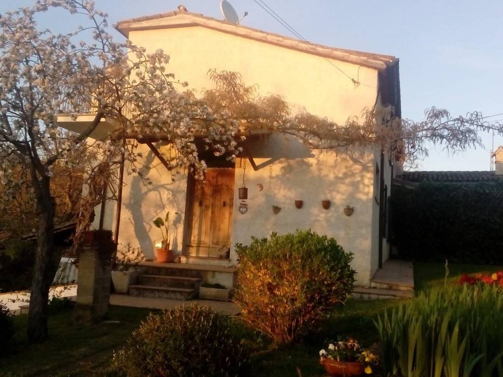 Casa indipendente a Matelica in Vocabolo Canaina, 552 - Foto 2