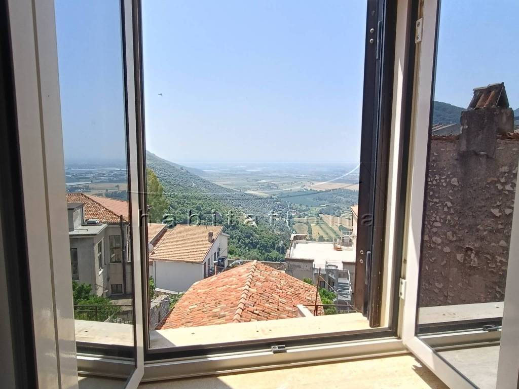 Palazzo / stabile a Sermoneta in Via della Portella, 5 - Foto 2