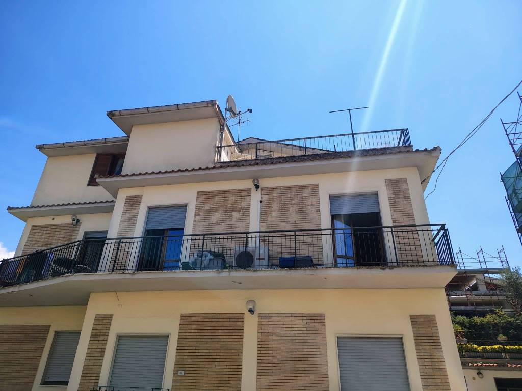 Attico / mansarda a Aprilia in Via Campo Leone Scalo, 31 - Foto 3