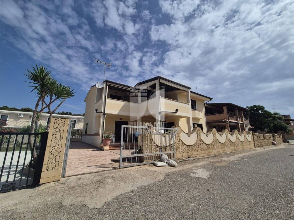 Villa a Isola di capo rizzuto in località capopiccolo - Foto 3