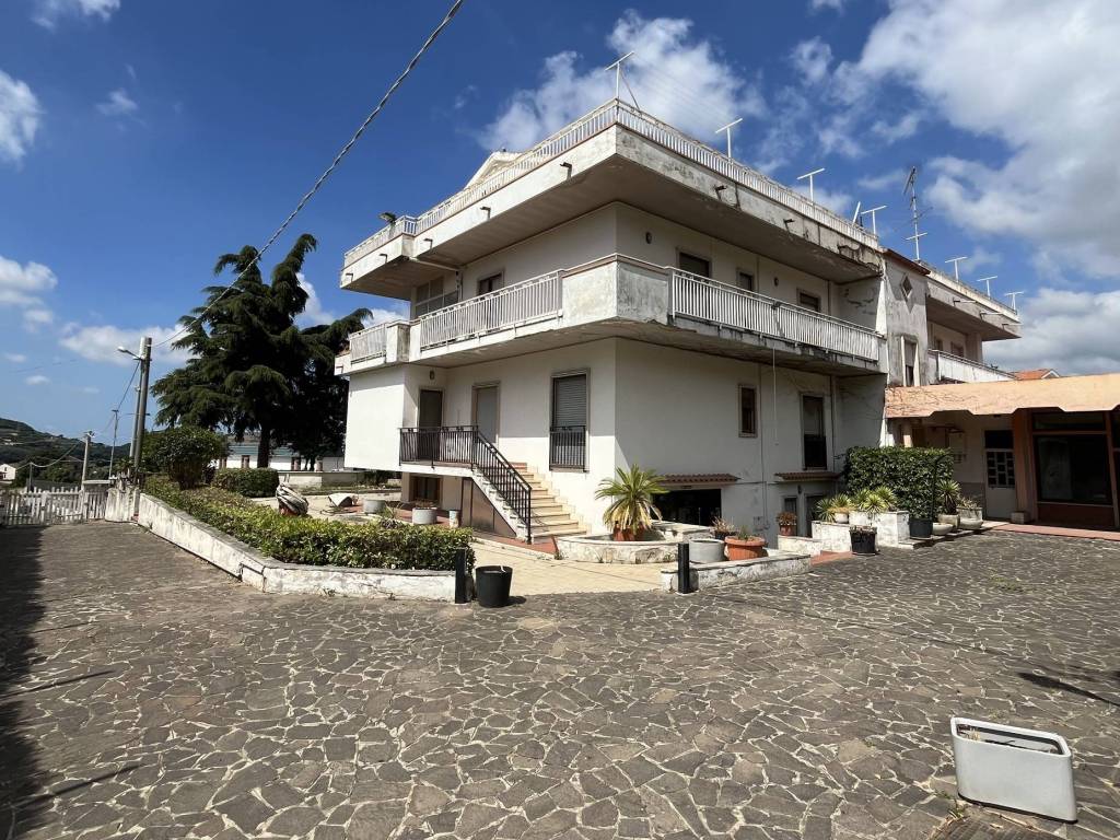 Palazzo / stabile a Olevano sul tusciano in Via Annunziata - Foto 3