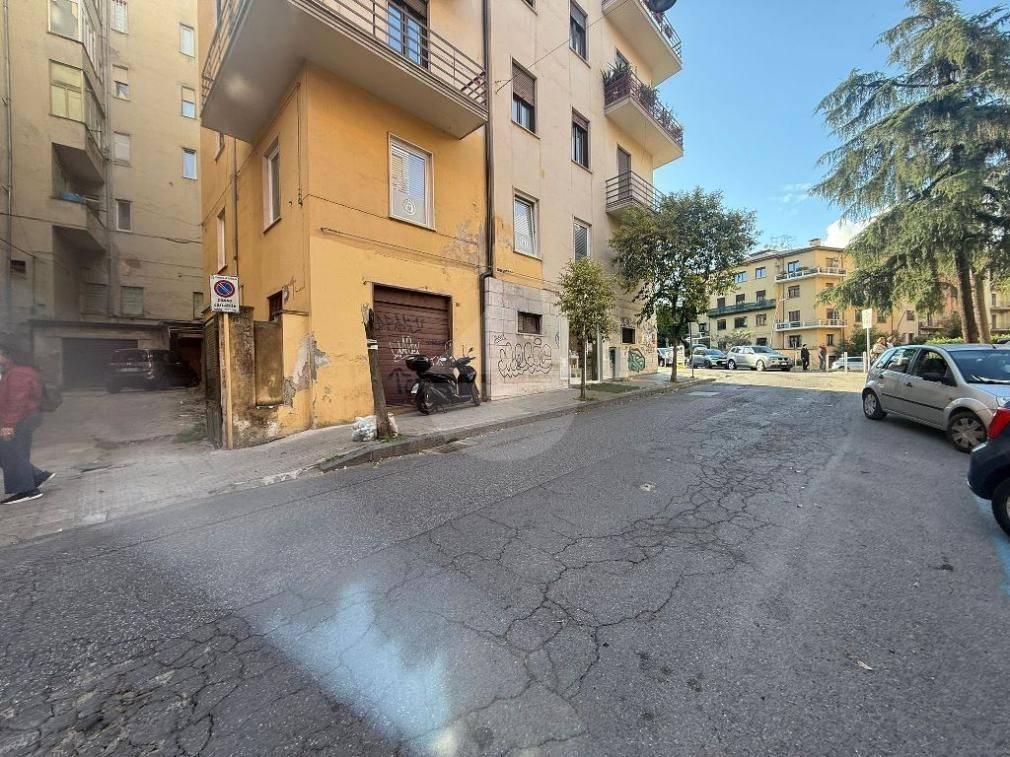 Box / garage a Cosenza in via Montesanto - Foto 5