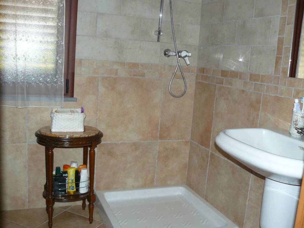 Villa a Cuglieri in Area Residenziale Olionnas Cuglieri - Foto 5