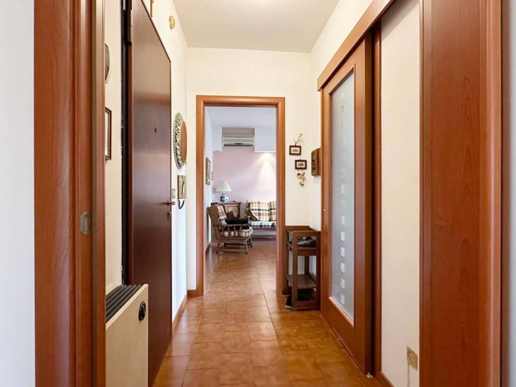 Palazzo / stabile a Ronchi dei legionari in Piazzale Martiri Risiera S. Sabba, 4 - Foto 3