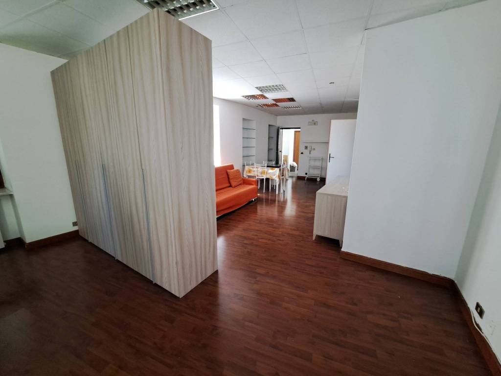 Appartamento a Asti in Via Camillo Benso di Cavour, 56 - Foto 3