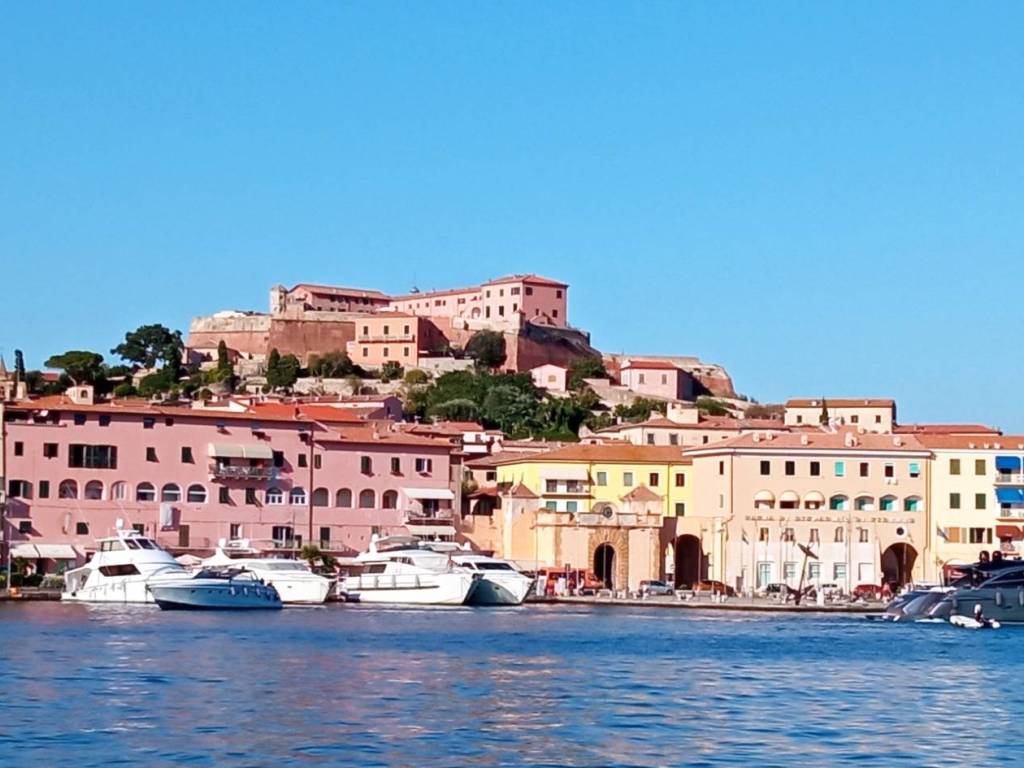Appartamento a Portoferraio in Via Filippo Camerini, 2 - Foto 3