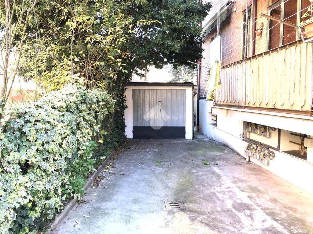 Box / garage a Ferrara in Garage e posti auto Via Paolo V° - Foto 5