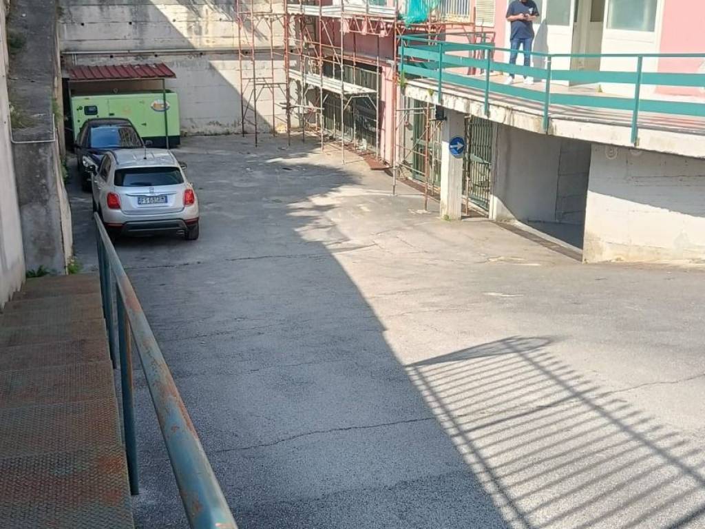 Box / garage a Caserta in Via Ferrarecce - Foto 2