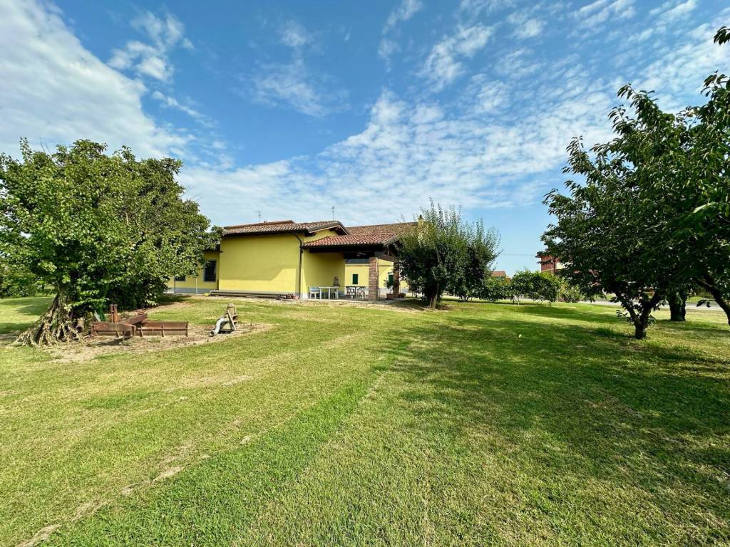 Villa a Castelvetro piacentino in Via U. Pelò, 2 - Foto 4