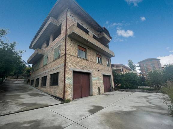 Palazzo / stabile a Miglianico in Via Papa Giovanni XXIII - Foto 2