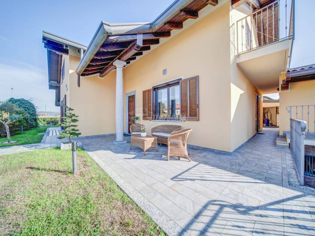 Villa a Castelletto sopra ticino in Via Bonifaci - Foto 2