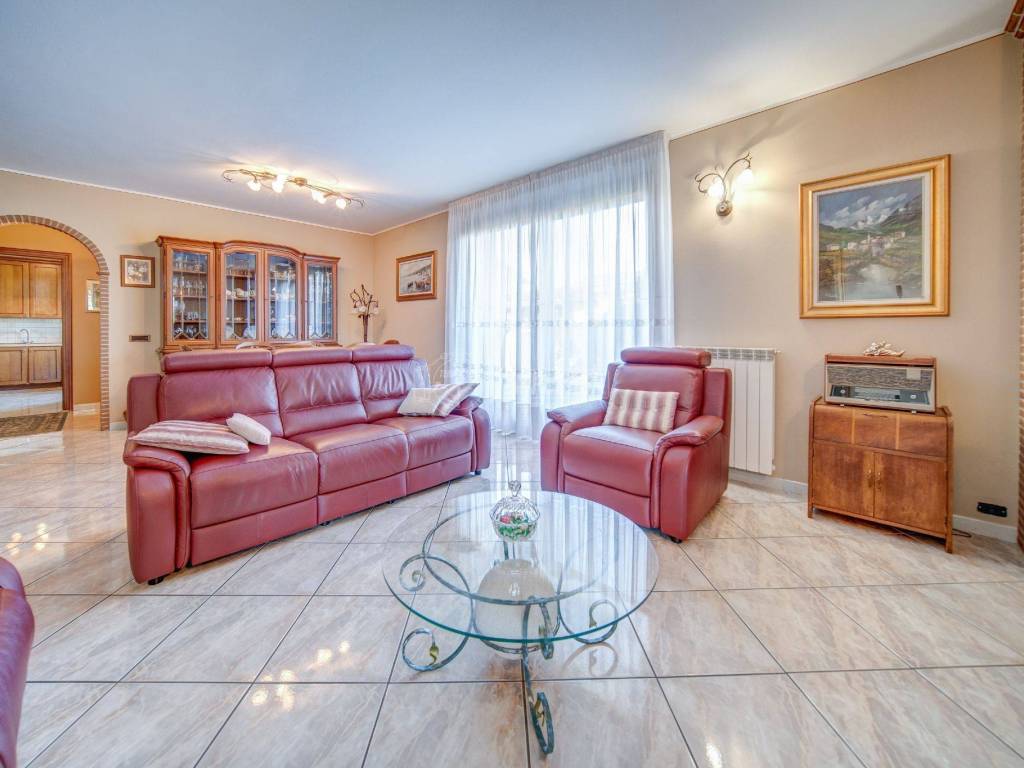 Villa a Castelletto sopra ticino in Via Bonifaci - Foto 3