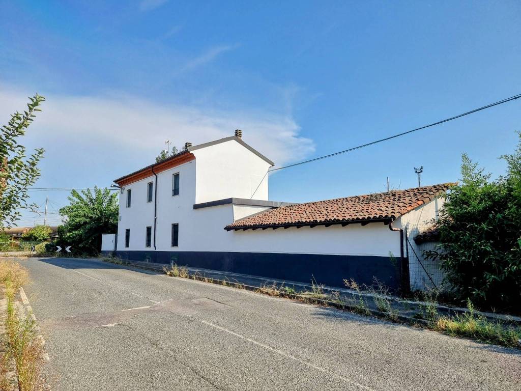 Casa indipendente a Alessandria in Via Vecchia Bagliani, 211 - Foto 2