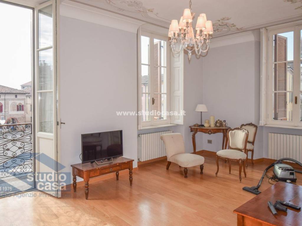 Appartamento a Lodi in PIAZZA DELLA VITTORIA,9 - Foto 2