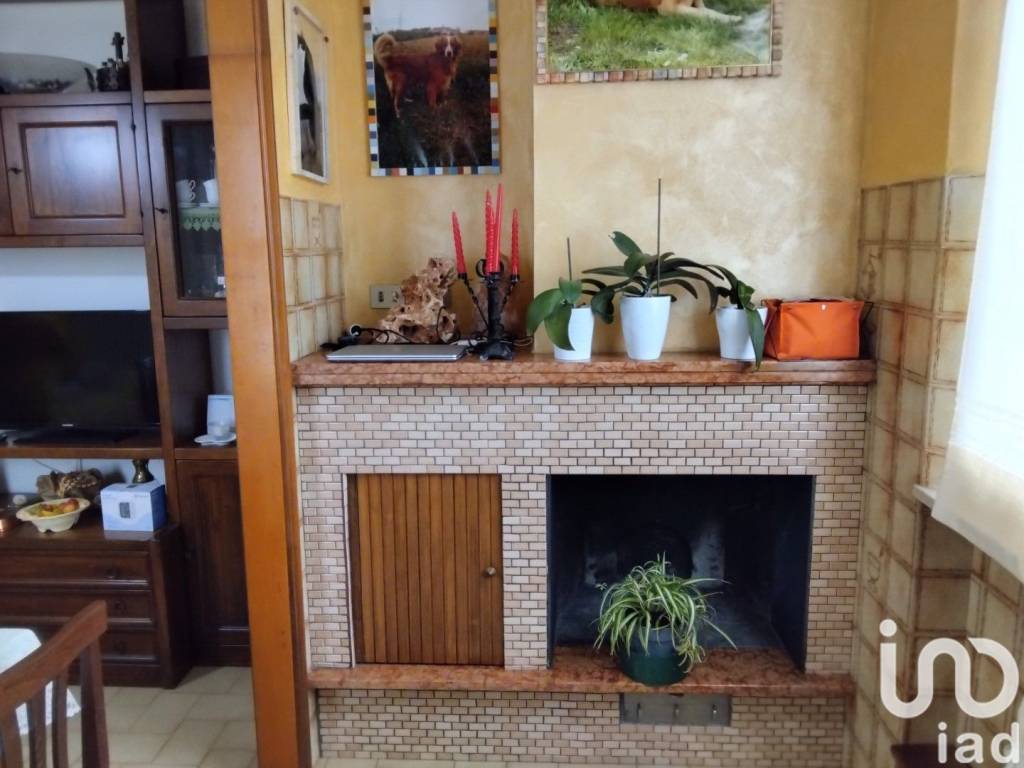 Palazzo / stabile a Mondavio in Viale Mondaviese, 74 - Foto 3