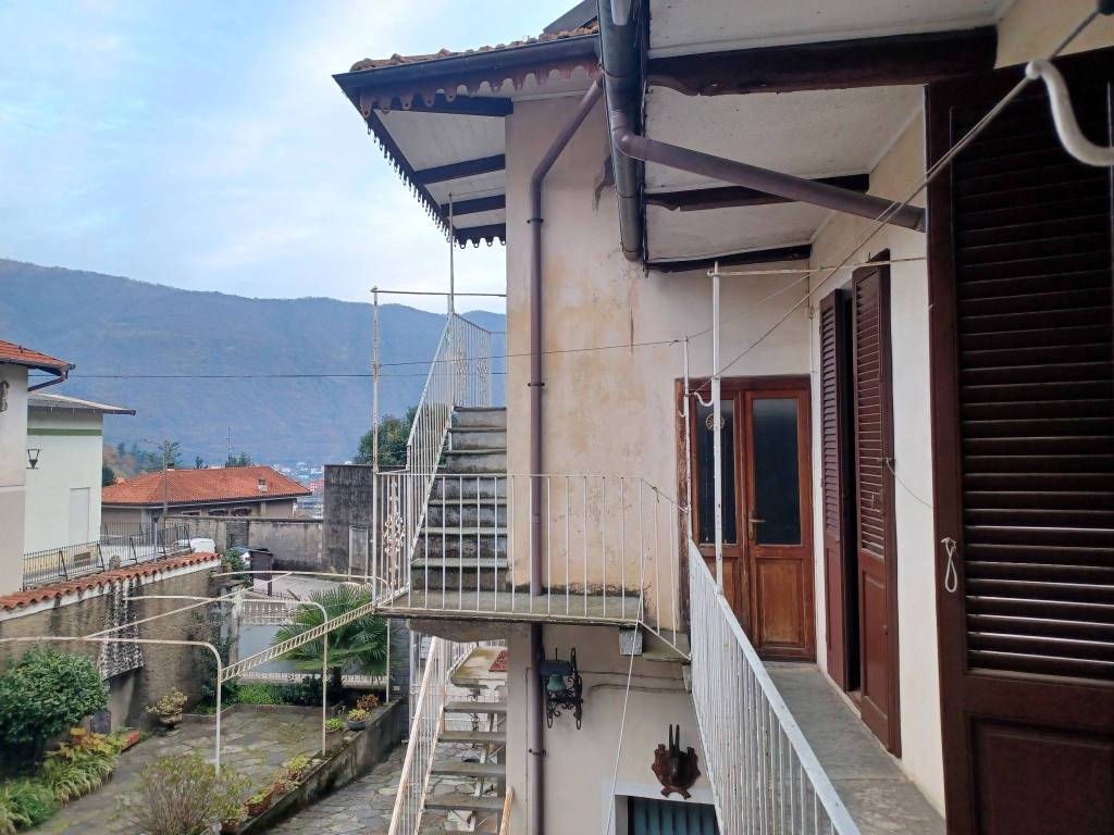 Casa indipendente a Omegna in Piazza Capitano Beltrami, 30 - Foto 5