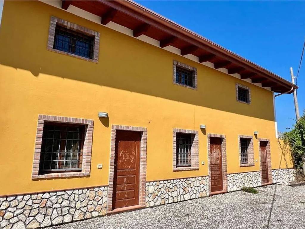 Rustico / casale a Castrovillari in Contrada Calandrino S.N.C. - Foto 2