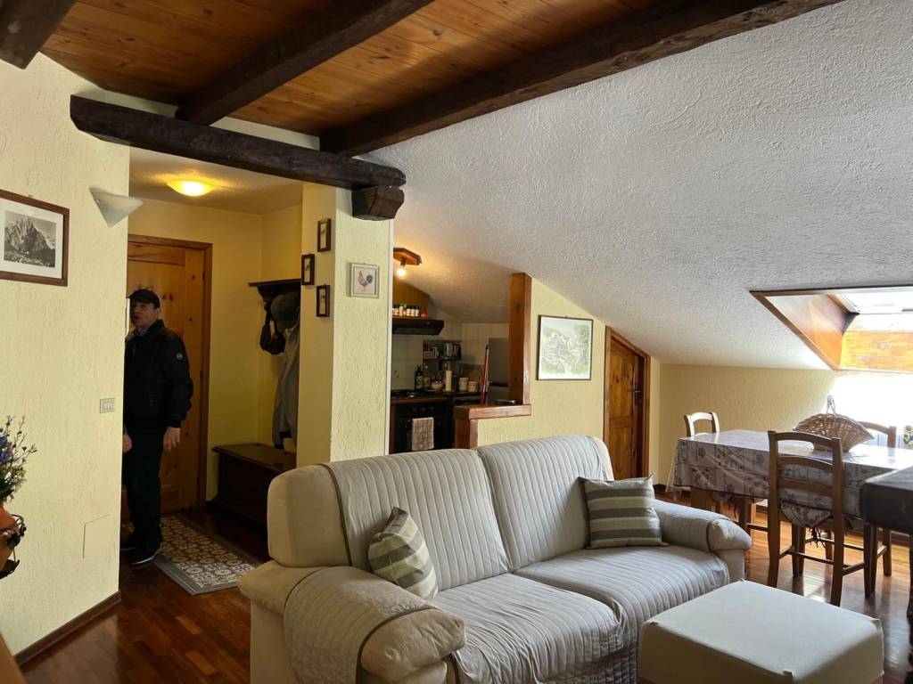 Appartamento a Courmayeur in Larzey - Entrèves - Foto 3