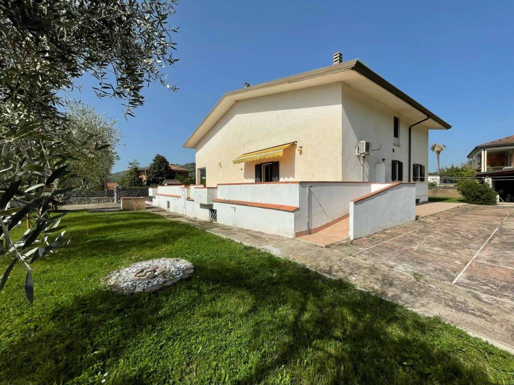 Villa a Arce in Via Borgo Murata, 235 - Foto 3