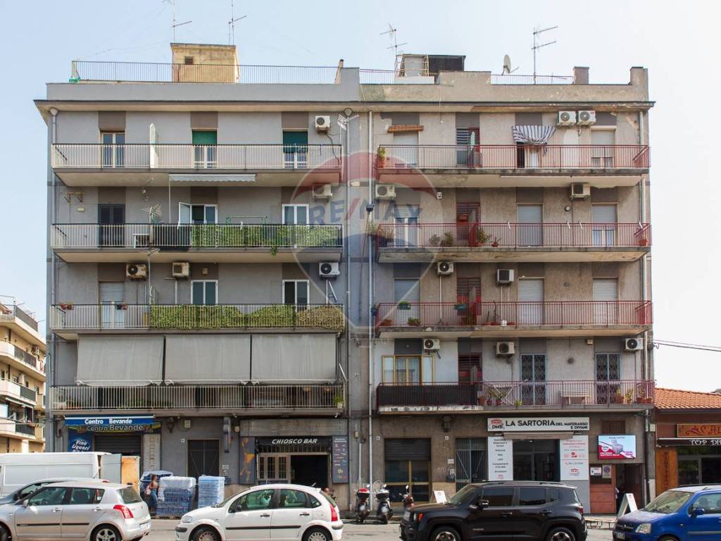 Appartamento a Catania in via delle medaglie d'oro, 40 - Foto 2