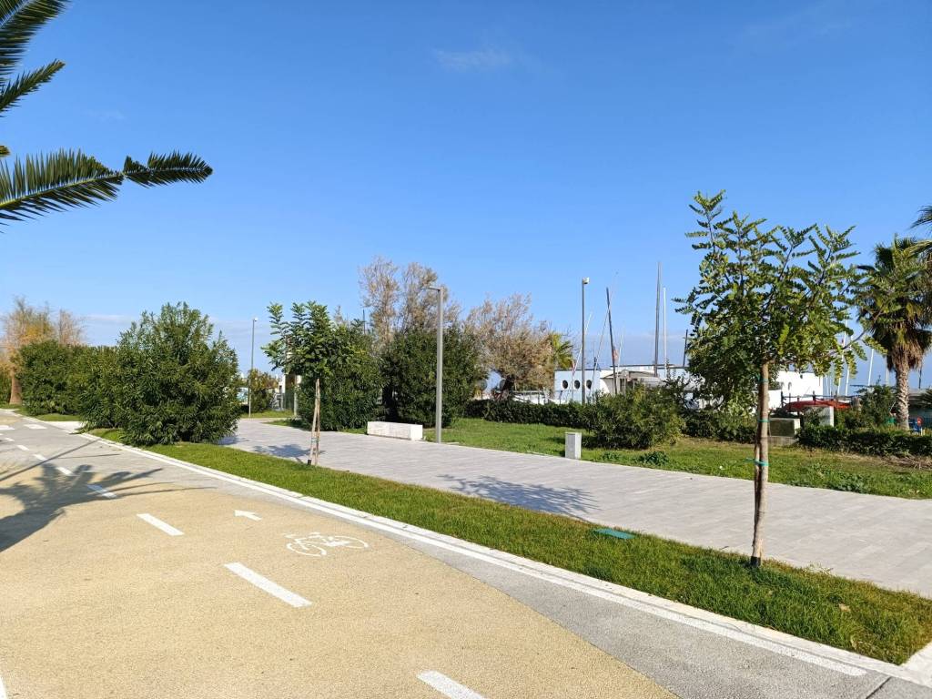 Appartamento a Alba adriatica in Lungomare Guglielmo Marconi, 376 - Foto 4