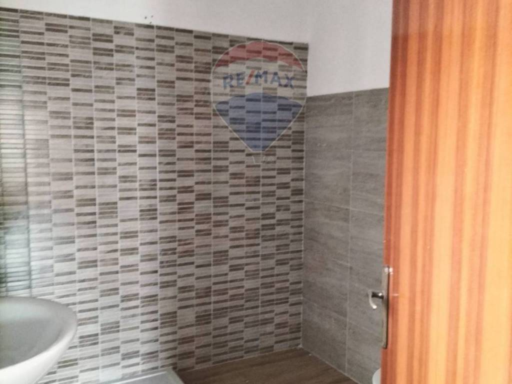 Appartamento a Camporotondo etneo in via Roma, 89 - Foto 3