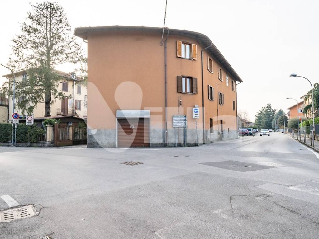 Casa indipendente a Nibionno in Via Luigi Cadorna - Foto 1