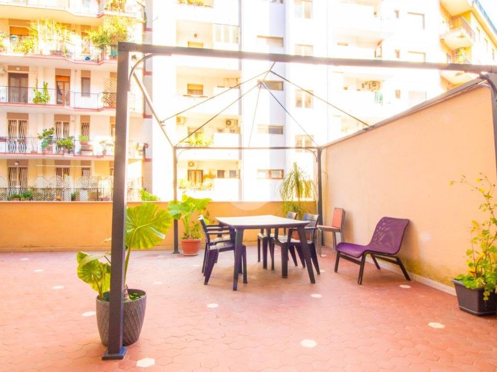 Appartamento a Napoli in Via Croce Rossa, 14 - Foto 5