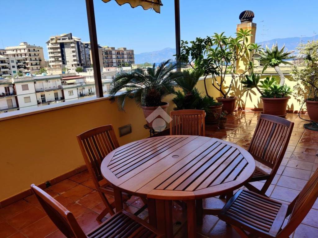 Casa indipendente a Reggio calabria in Via Giuseppe Melacrino, 35 - Foto 3