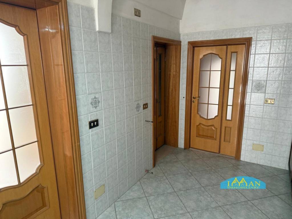 Casa indipendente a Ceglie messapica in Via Cesare Battisti - Foto 4