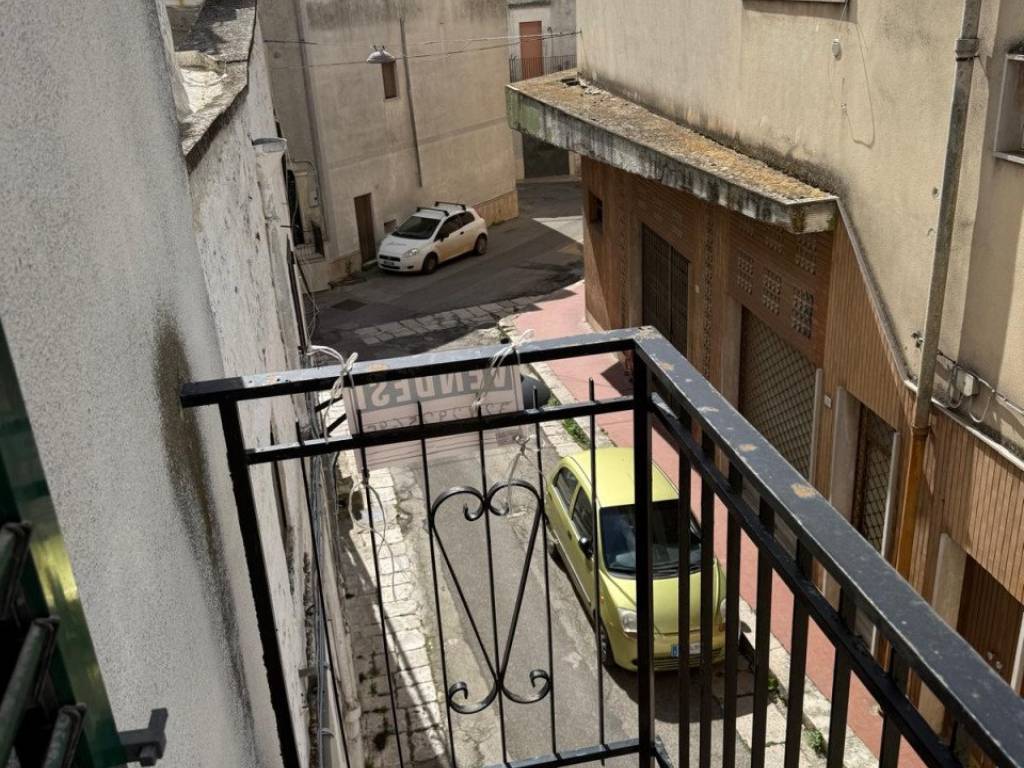 Casa indipendente a Ceglie messapica in Via Cesare Battisti - Foto 5