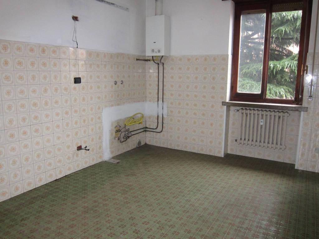 Appartamento a Azzate in Via cavallotti - Foto 5