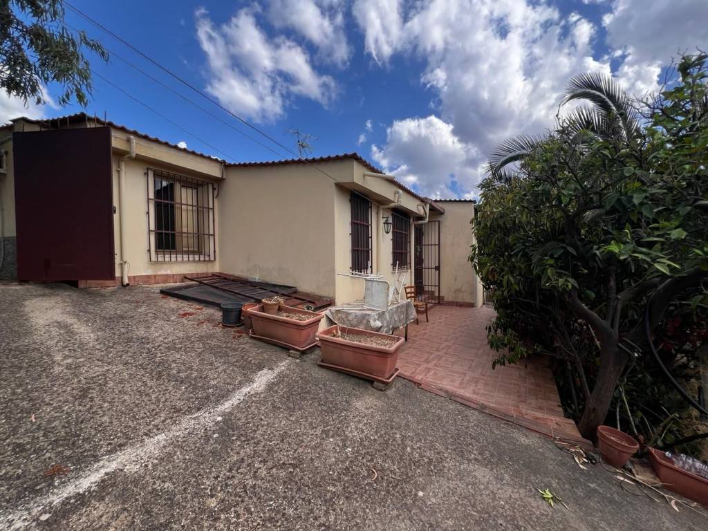 Casa indipendente a Reggio calabria in Via Acquedotto 13 - Foto 2