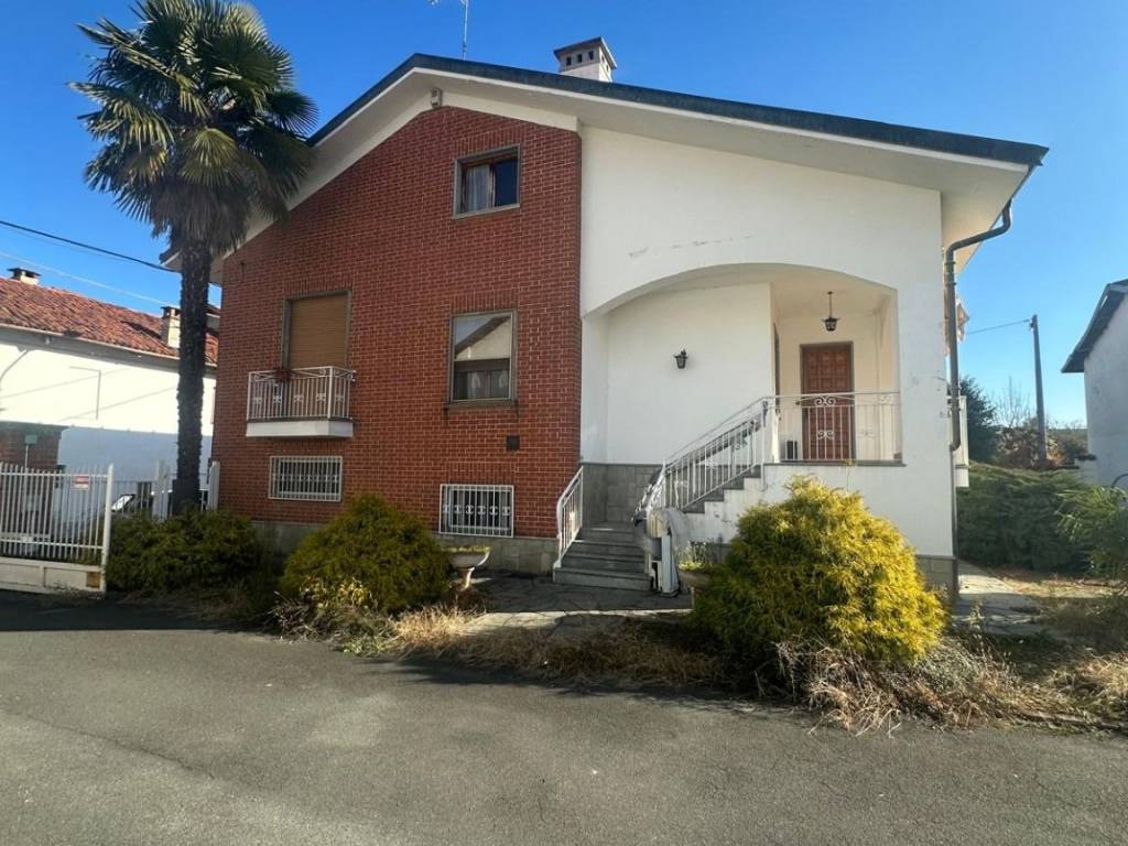 Villa a Lagnasco in Via Giuseppe Garibaldi, 4 - Foto 2