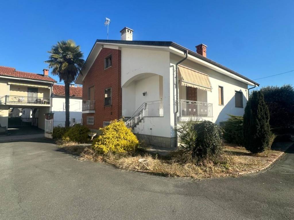 Villa a Lagnasco in Via Giuseppe Garibaldi, 4 - Foto 3