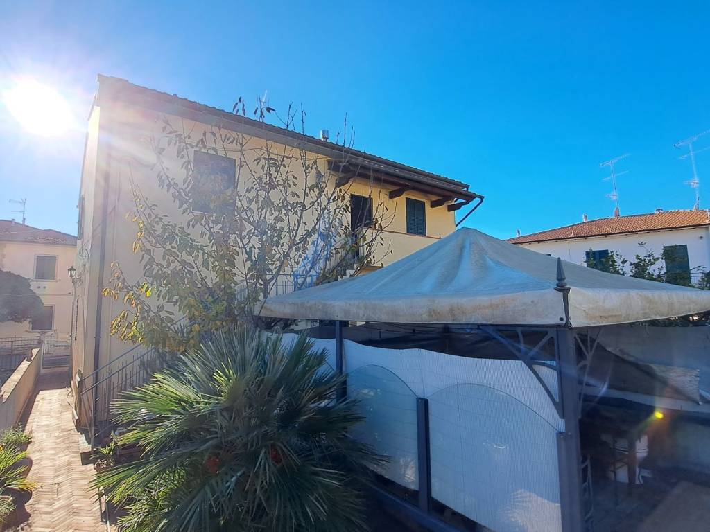 Appartamento a Rosignano marittimo in Via Vincenzo Cuoco - Foto 2