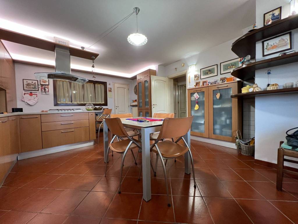 Villa a Bra in Via Pollenzo, 9 - Foto 2