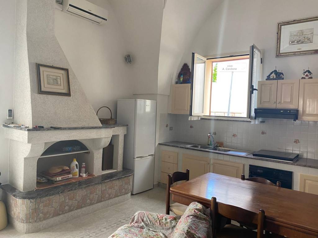 Casa indipendente a Salve in Via Serracca, 18 - Foto 2