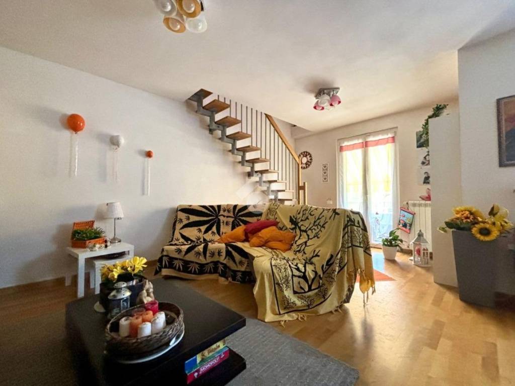 Appartamento a Santo stefano di magra in Via Caduti di Cefalonia, 15 - Foto 4