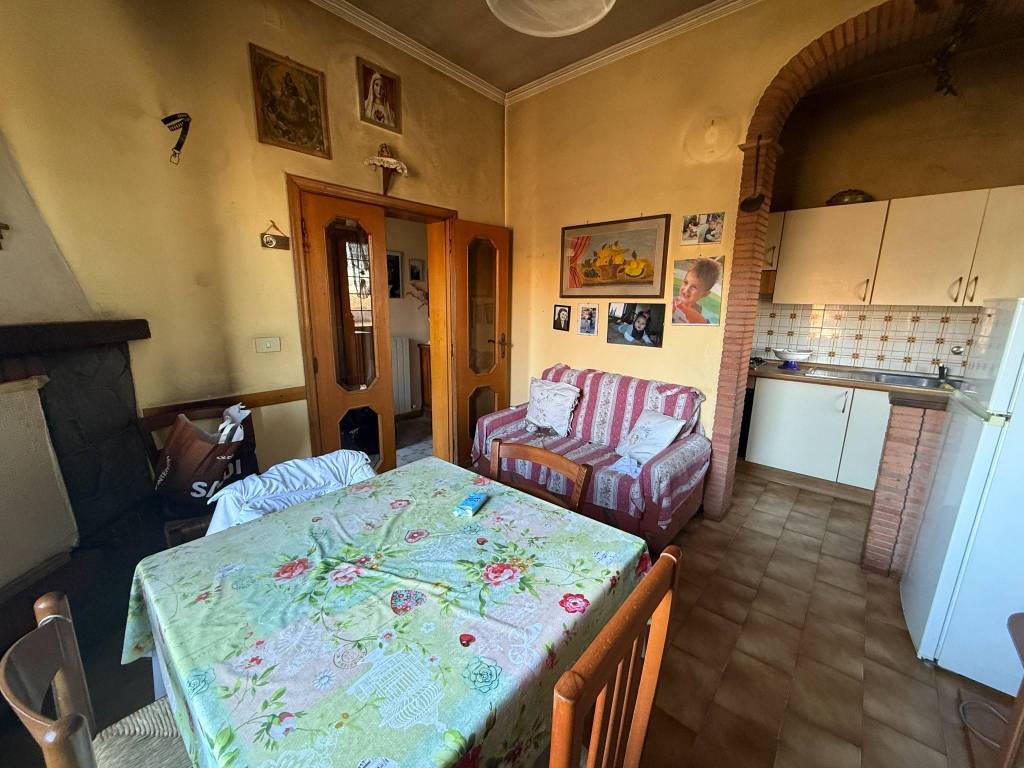 Casa indipendente a Castiglione del lago in Via dei Partigiani - Foto 4