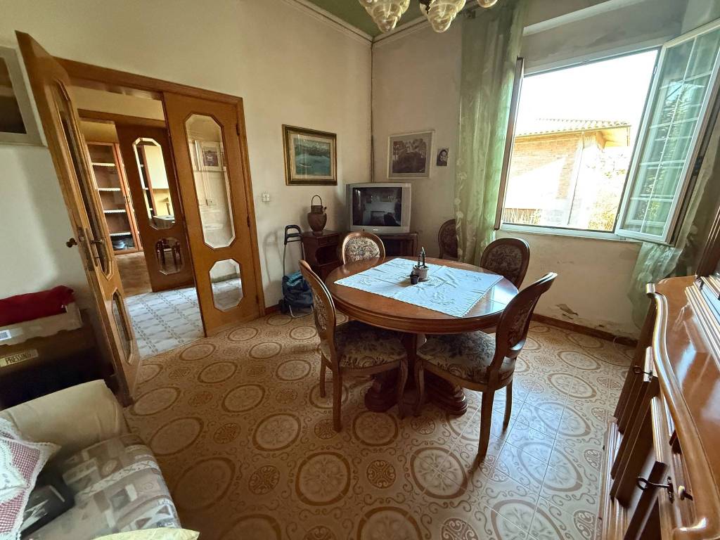 Casa indipendente a Castiglione del lago in Via dei Partigiani - Foto 5
