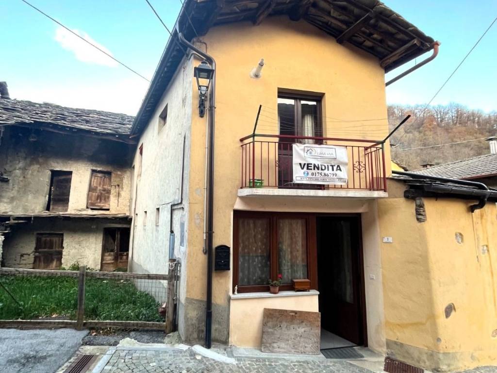 Casa indipendente a Isasca in Via del Centro, 1 - Foto 2