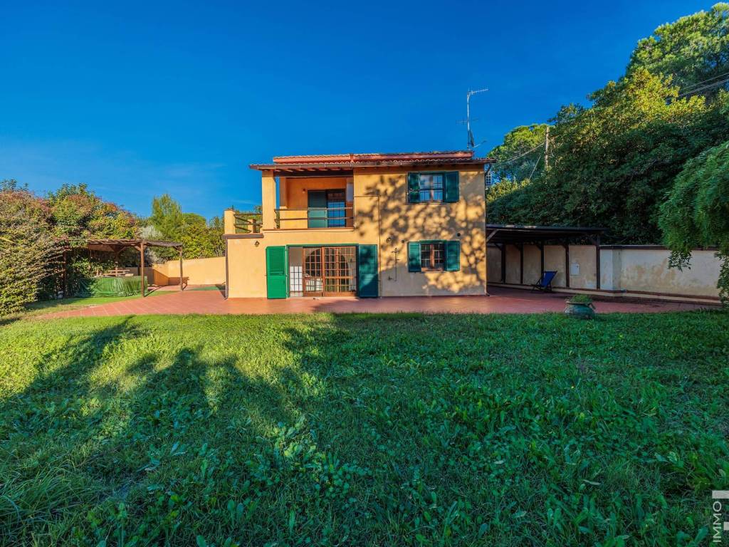 Villa a Orbetello in Via Luciano Raveggi - Foto 2