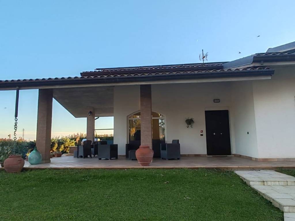 Villa a Cisterna di latina in Via Conca, 48 - Foto 5