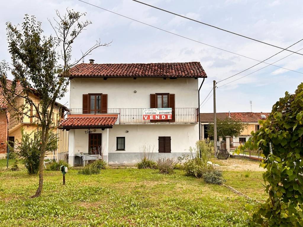 Villa a Carrù in Strada Benevagienna, 54 - Foto 2