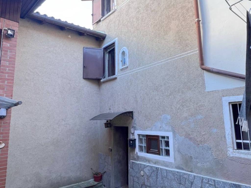 Casa indipendente a Bee in Via Marco Tanzi, 17 - Foto 2