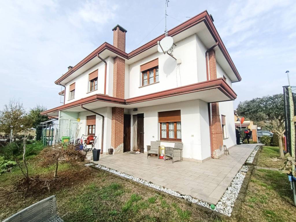 Villa a Adria in Via Sant'Eurosia, 20 - Foto 2