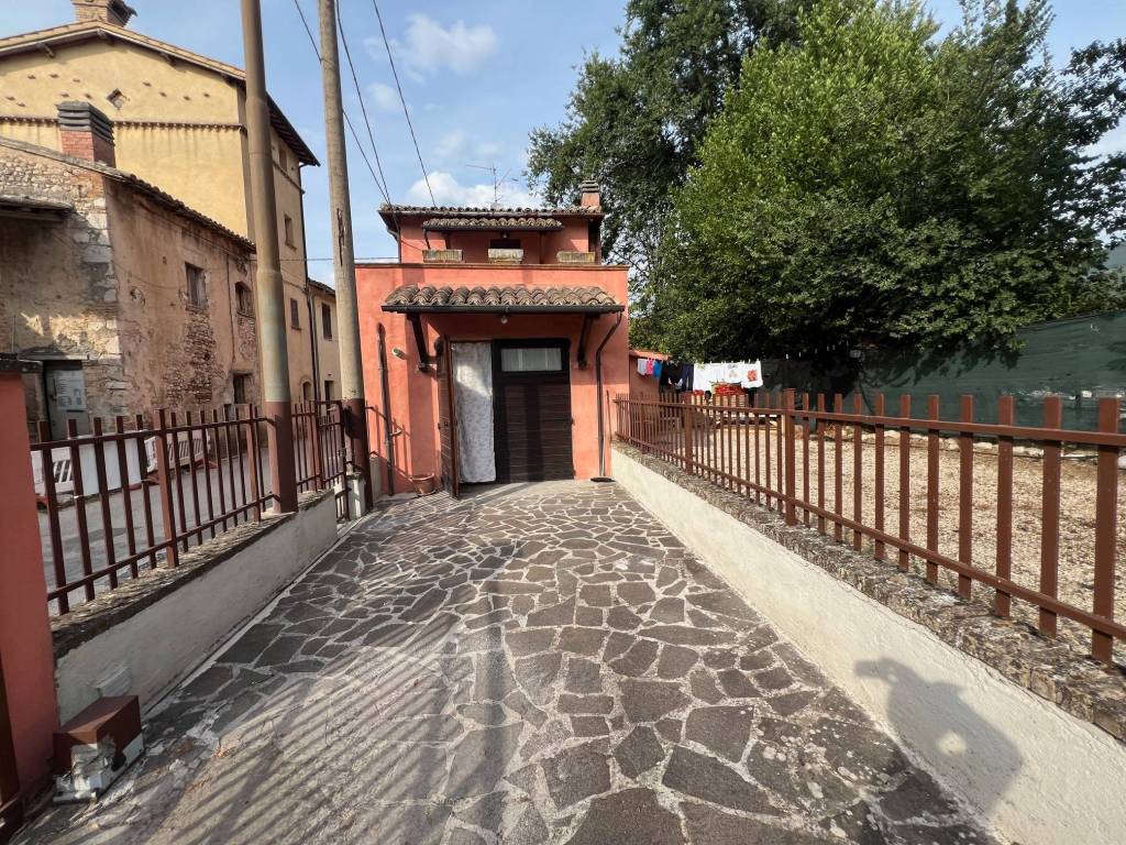 Casa indipendente a Spoleto in Via della Spina - Foto 2